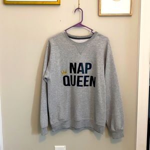 Grey “Nap Queen” sweatshirt.
